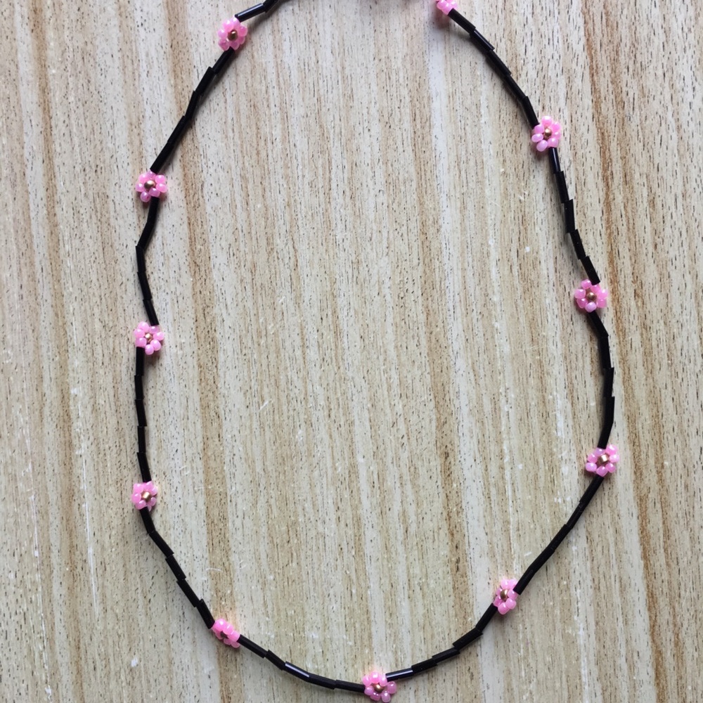 Daisy flower necklace